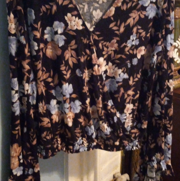 Soft &Sexy crepe bell sleeves xl - Picture 1 of 5